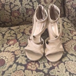 Sandals  perfect for that warm weather! 🌞